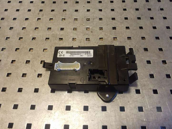 Renault Trafic II (X83) (2002 - 2014)  8200943317 Mодуль kомфортa