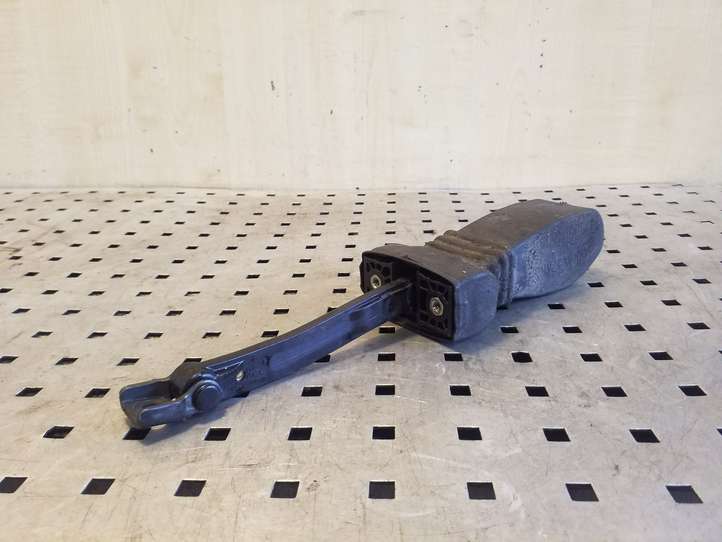 Audi A4 (2007 - 2011)  8K0839249C Ограничитель открывания задней двери