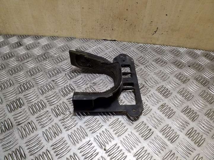 Audi A4 (2007 - 2011)  8K0863188B Защита дна передней ходовой части