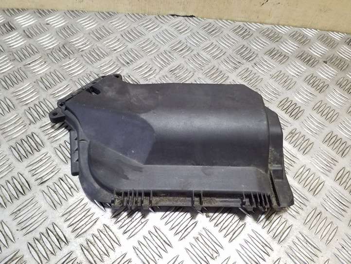 Audi A4 (2007 - 2011)  8K2907613A Крышка ящика предохранителей