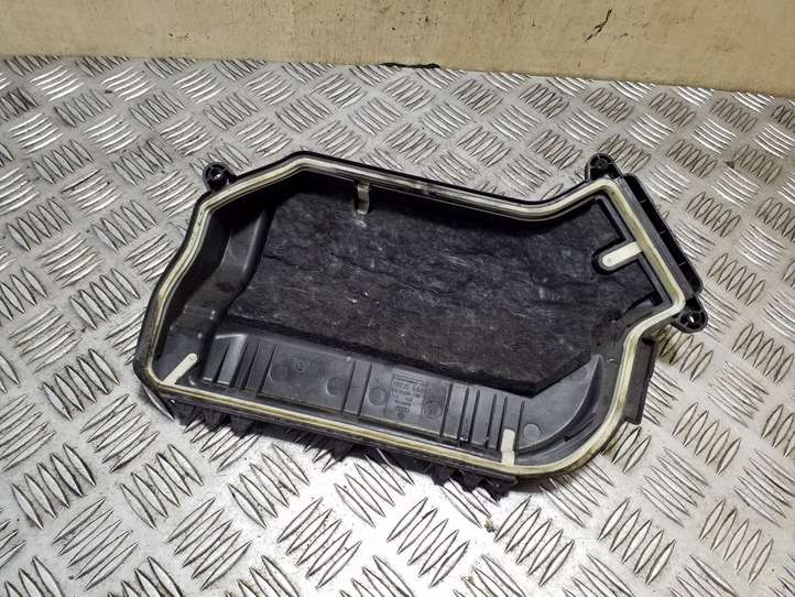 Audi A4 (2007 - 2011)  8K2907613A Крышка ящика предохранителей