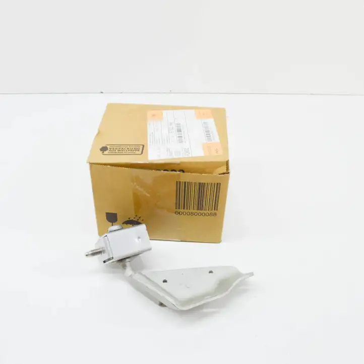 BMW 3 F30 F35 F31 (2012 - 2018) 8631946 Кронштейн глушителя — фото 1