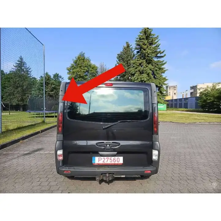 Renault Trafic II (X83) (2002 - 2014) Отделка заднего фонаря — фото 1