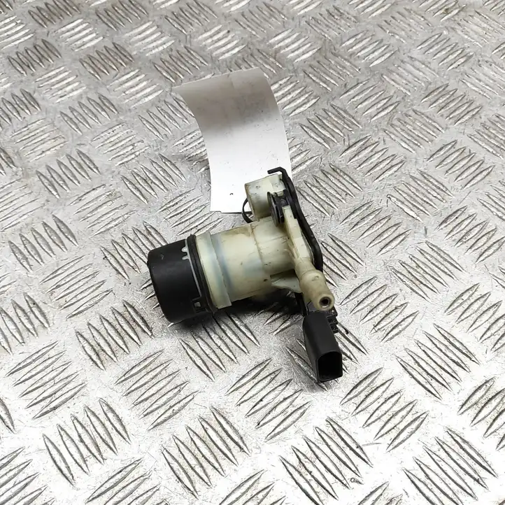 Mercedes-Benz C W205 (2014 - 2021) F01C070013 Насос AdBlue — фото 2
