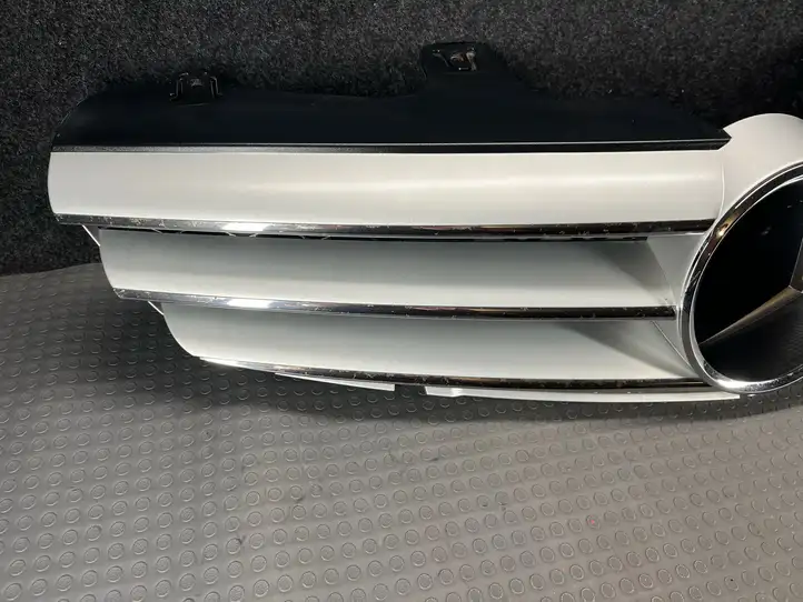 Mercedes-Benz CL C216 (2007 - 2014) A2168800483 Верхняя решетка радиатора — фото 1