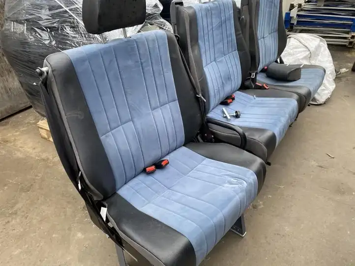Mercedes-Benz Sprinter W907 W910 (2018 - ) Третий ряд сидений — фото 3