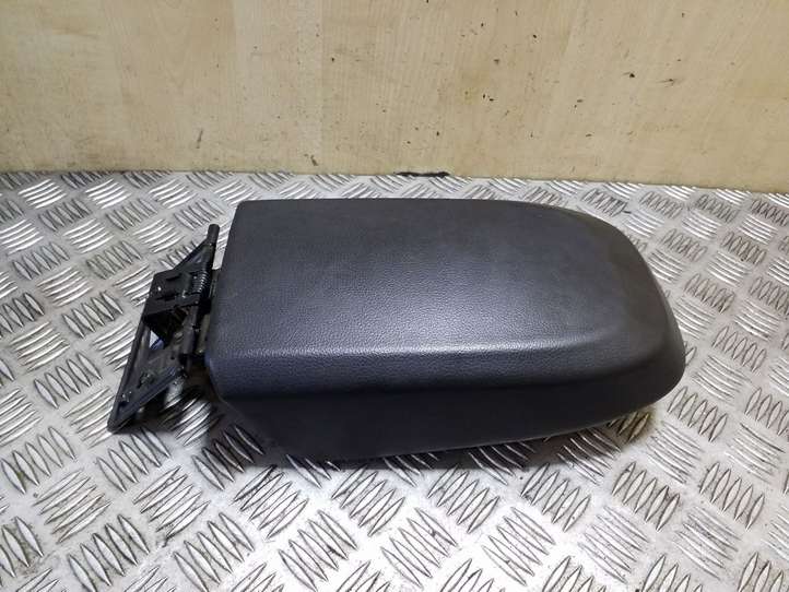 Ford Kuga I (2008 - 2012)   Подлокотник