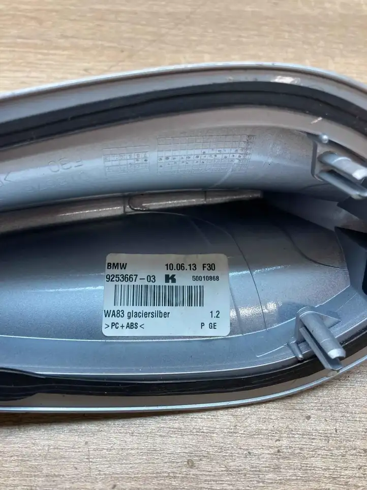 BMW 3 F30 F35 F31 (2012 - 2018) 9253667 Крышка GPS-антенны — фото 2