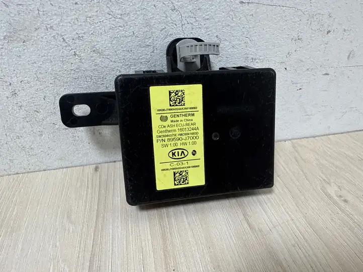 Kia Ceed (2018 - 2021) 89590J7000 Реле обогрева — фото 1