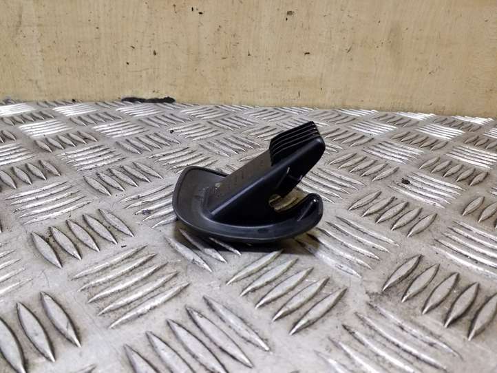 Audi Q5 (2008 - 2012)  8R0887233 Заглушка, крышка ISOFIX