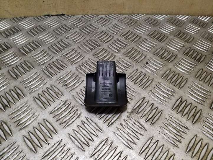 Audi Q5 (2008 - 2012)  8R0887233 Заглушка, крышка ISOFIX