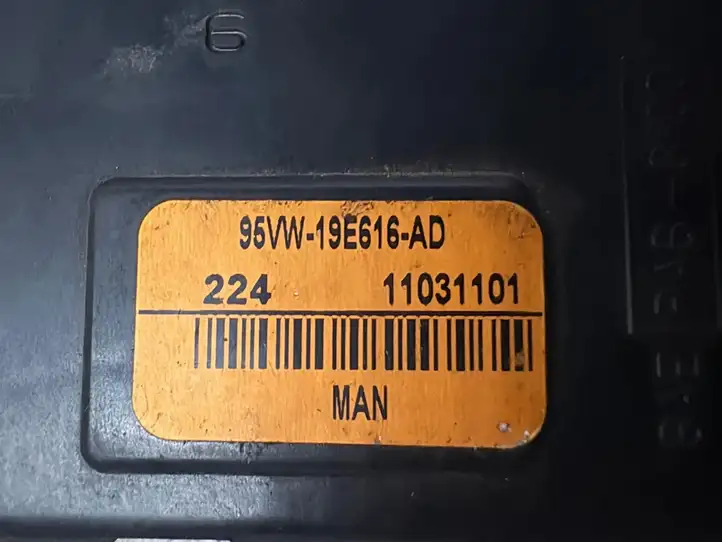 Ford Transit (2013 - 2017) 95VW19E616AD Датчик положения системы подачи воздуха — фото 4