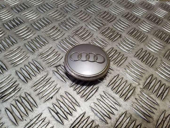Audi Q7 (2009 - 2015)  4L0601170 Заводская крышка (крышки) от центрального отверстия колеса