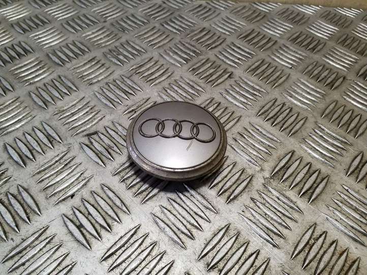 Audi Q7 (2009 - 2015)  4L0601170 Заводская крышка (крышки) от центрального отверстия колеса