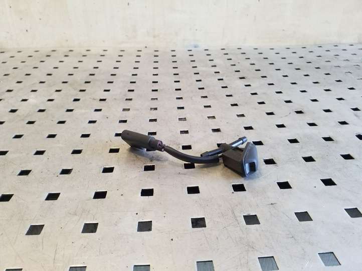 Ford Mondeo MK IV (2007 - 2014)  BM5117666A Распылитель (распылители) оконной жидкости лобового стекла