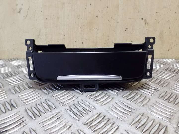 Ford Mondeo MK IV (2007 - 2014)  BS71A04788BC Пепельница