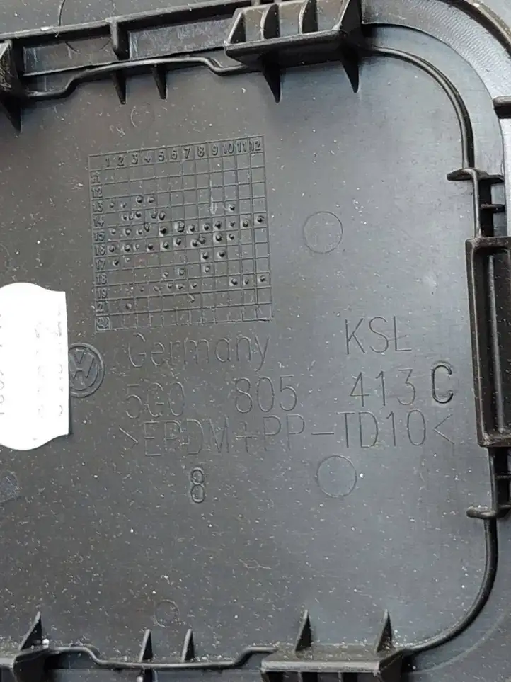 Volkswagen Golf VII (2013 - 2019) 5G0805912 Кронштейн переднего подкрылка — фото 3