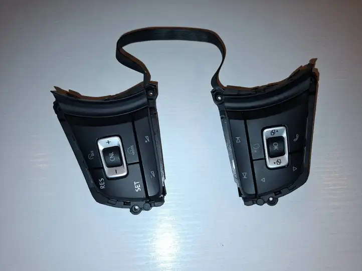 Volkswagen Golf VII (2013 - 2019) 5G0959442Q Кнопки на рулевом колесе — фото 1
