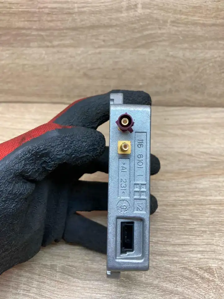 Audi A5 8T 8F (2007 - 2011) 8J0035456 Усилитель антенны — фото 4