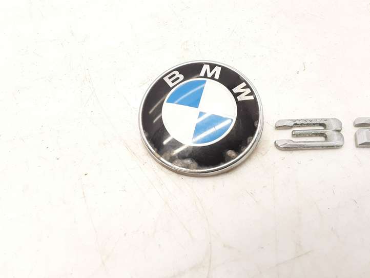 BMW 3 E92 E93 (2005 - 2014)  7146052 Значок производителя / буквы модели