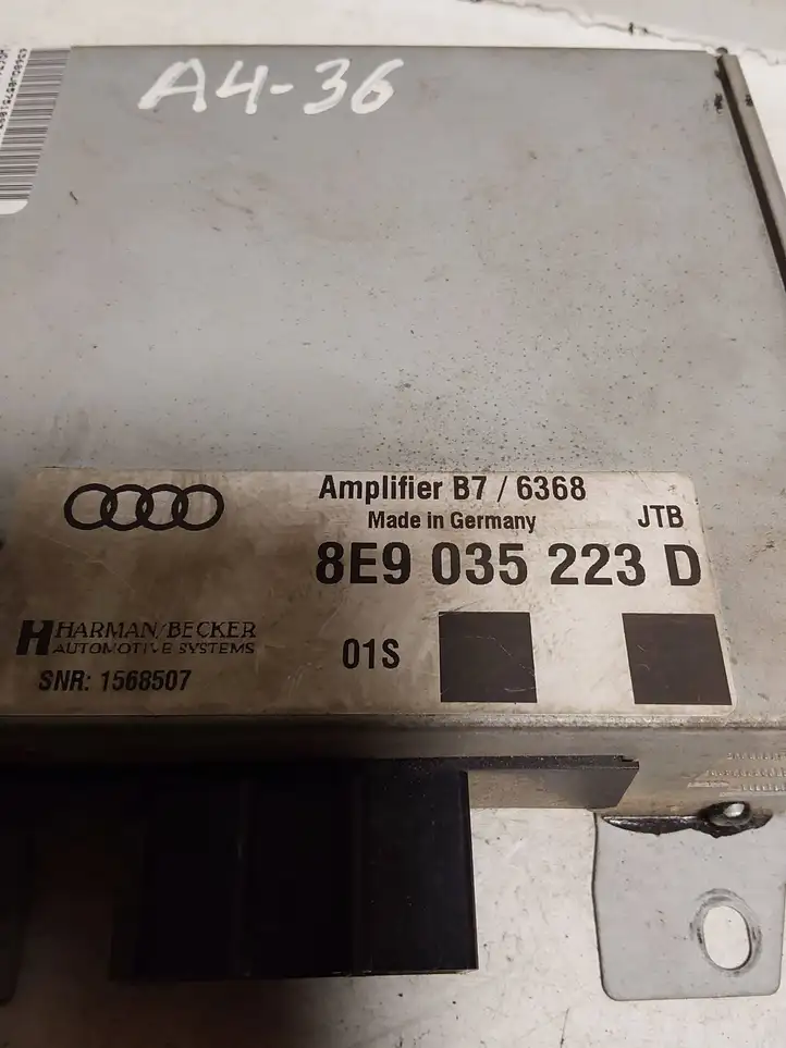 Audi A4 S4 B7 8E 8H (2004 - 2009) 8E9035223D Усилитель звука — фото 1
