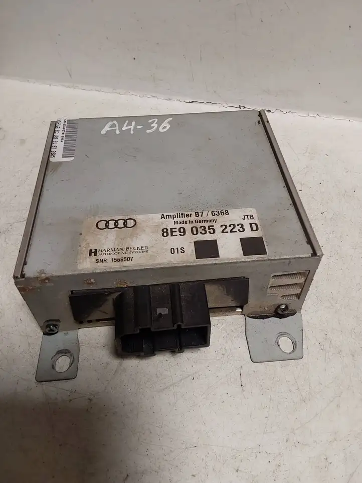 Audi A4 S4 B7 8E 8H (2004 - 2009) 8E9035223D Усилитель звука — фото 2