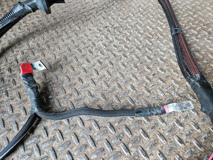 Dodge Durango (2013 - ) 68322414AB Плюсовой провод аккумулятора — фото 4