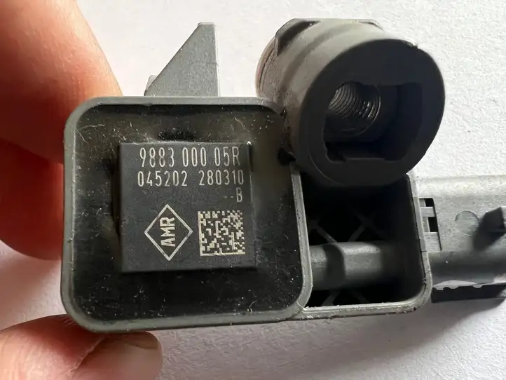 Renault Megane III (2009 - 2016)  988300005R Датчик удара надувных подушек
