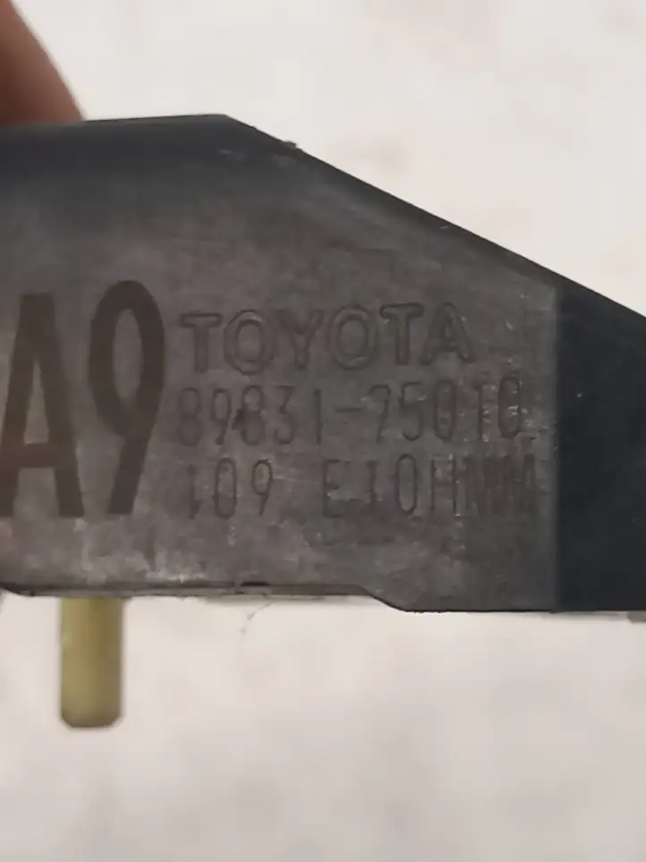 Toyota Prius (XW30) (2009 - 2015) 8983175010 Датчик удара SRS — фото 3