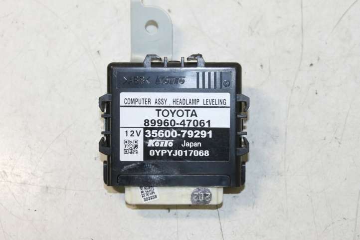 8996047061 Toyota Prius (XW30) Šviesų modulis