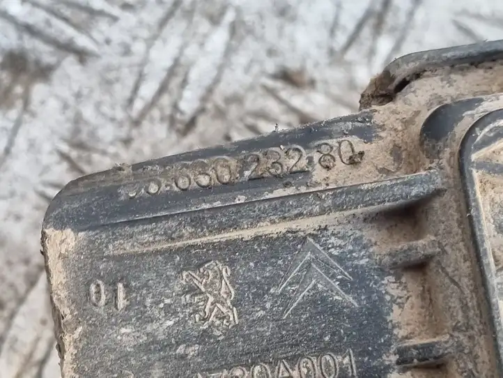 Peugeot 4007 (2007 - 2012)  9663023180 Жидкостный резервуар AdBlue