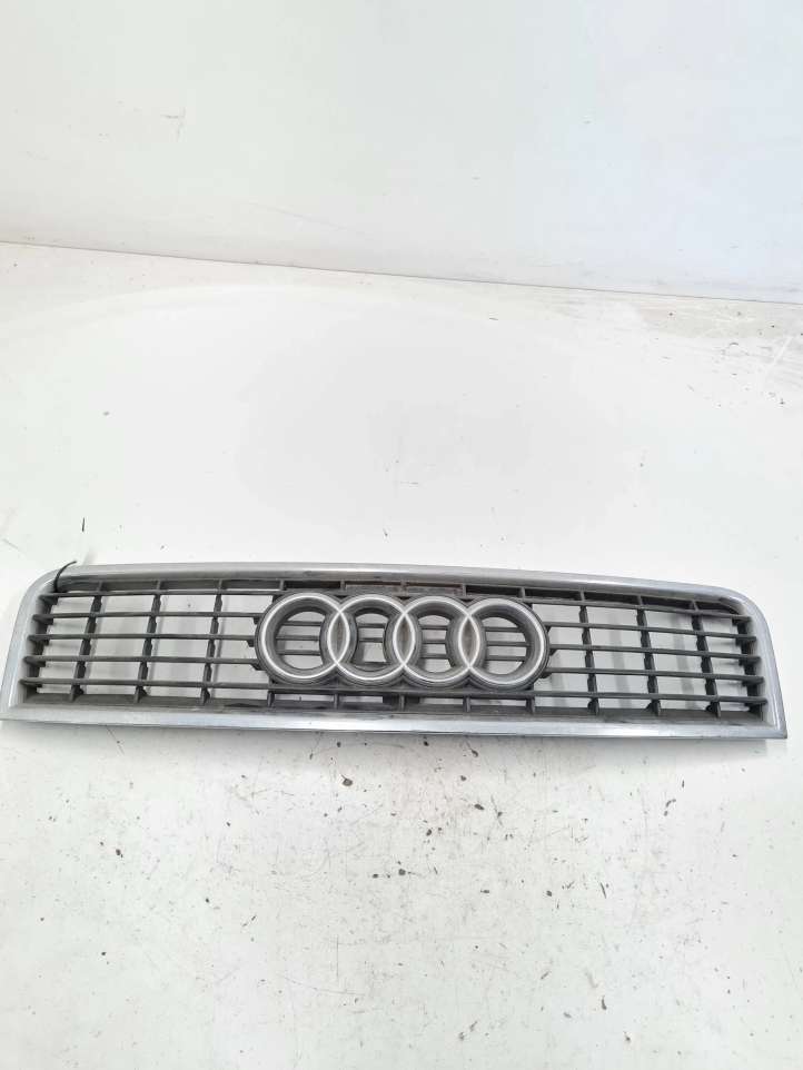 8E0853651F Audi A4 S4 B6 8E 8H Grotelės priekinės