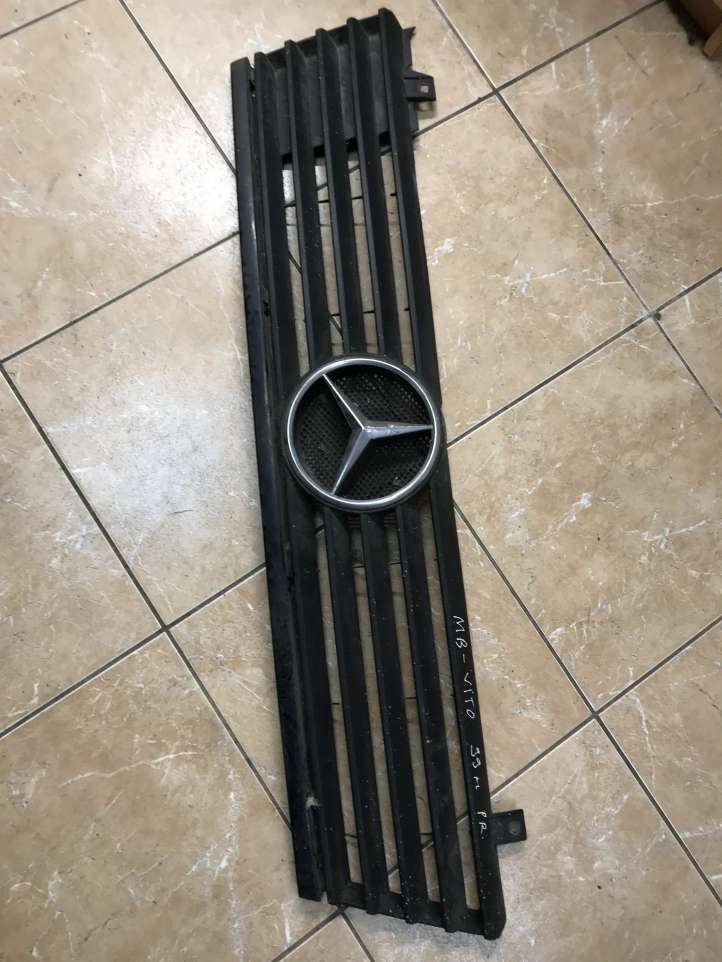 Mercedes-Benz Vito Viano W638 Grotelės priekinės