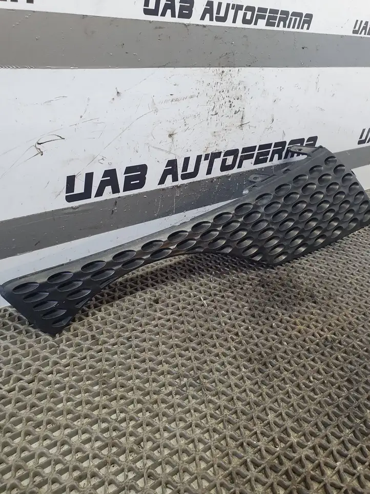 Nissan Juke I F15 (2010 - 2018) 620741KA6A Нижняя решетка переднего бампера — фото 2