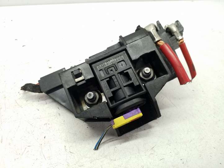 Audi A4 (2007 - 2011)  4F0915519 Узел подключения плюсовых проводов