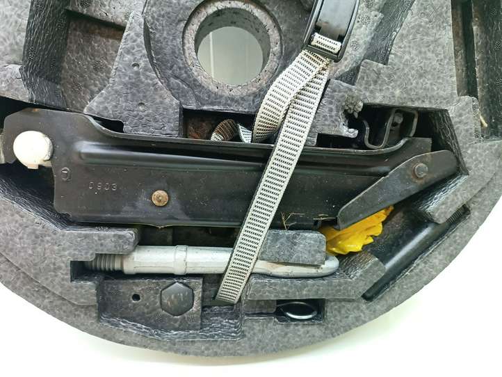 Audi A3/S3 8L (2000 - 2003)  8P0012109 Комплект инструментов