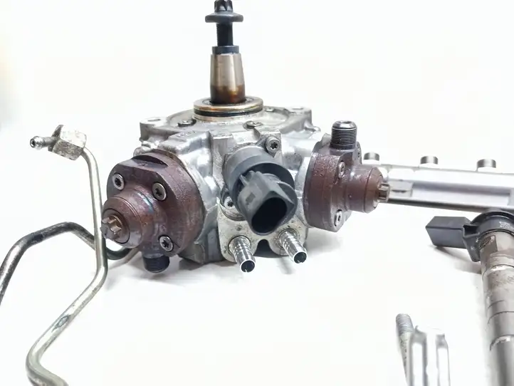 BMW 5 F10 F11 (2009 - 2016) 0445010638 Комплект системы впрыска — фото 1