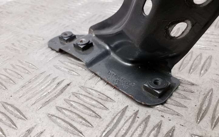 Volkswagen Polo (2009 - 2015)  6R0821142A Держатель крыла