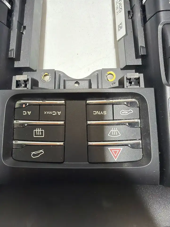 Porsche Macan (95B) (2019 - ) 95B907040BT Верхняя обшивка стойки B — фото 5