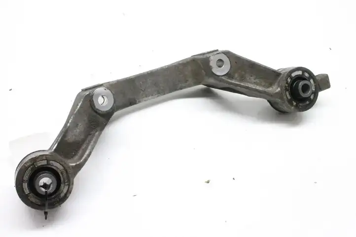 Toyota Yaris XP210 (2020 - ) 52060 Кронштейн заднего редуктора — фото 2