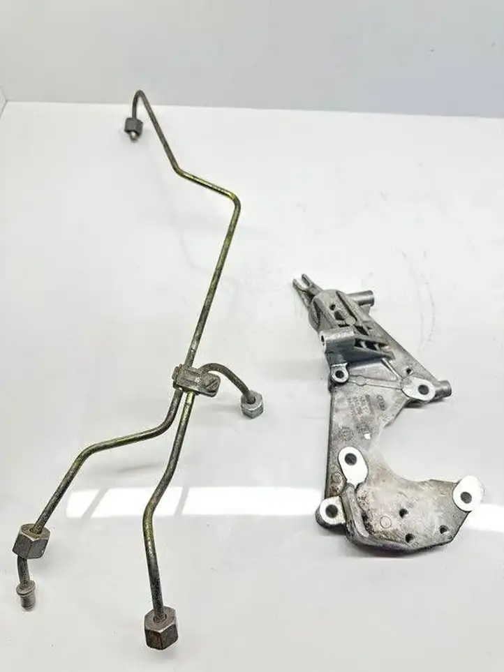 Audi A6 S6 C6 4F (2004 - 2008) 059130147H Кронштейн топливного насоса — фото 3