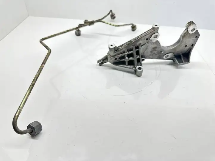 Audi A6 S6 C6 4F (2004 - 2008) 059130147H Кронштейн топливного насоса — фото 4