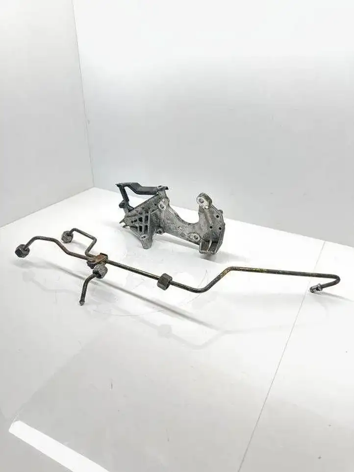 Audi A6 S6 C6 4F (2004 - 2008) 059130147J Кронштейн топливного насоса — фото 2