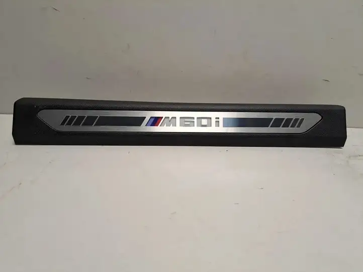 BMW X7 G07 (2018 - ) 7434239 Внутренняя обшивка порога (комплект) — фото 9