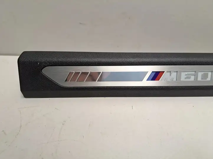 BMW X7 G07 (2018 - ) 7434239 Внутренняя обшивка порога (комплект) — фото 10