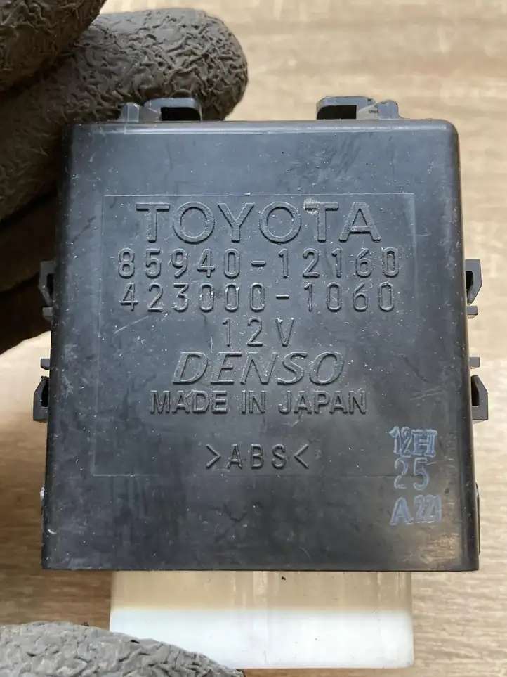 Toyota Auris 150 (2006 - 2012) 8594012160 Реле стеклоочистителей — фото 6