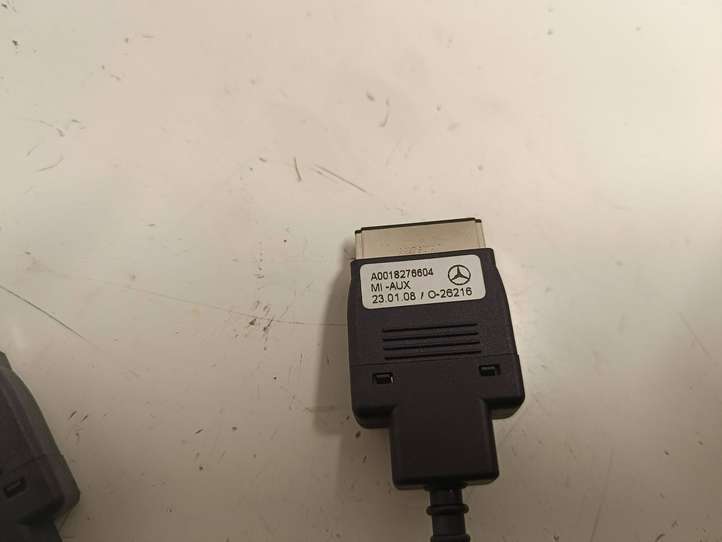 Mercedes-Benz CLS C219 (2003 - 2011)  A0018276704 Разъем USB