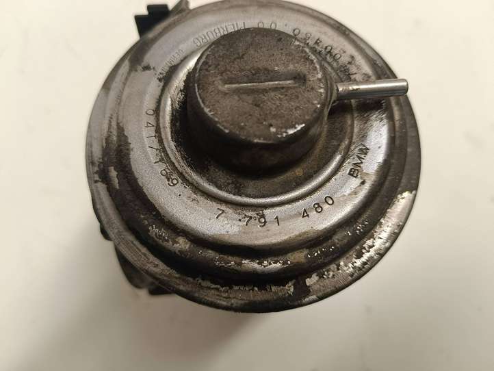 BMW 5 E60 E61 (2004 - 2010)  7791480 Клапан EGR
