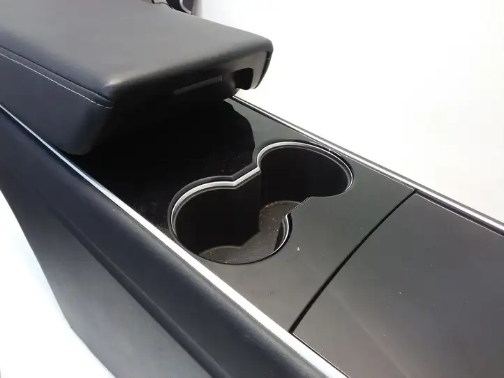 Tesla Model 3 (2017 - 2023) 113742700E Центральная консоль — фото 9