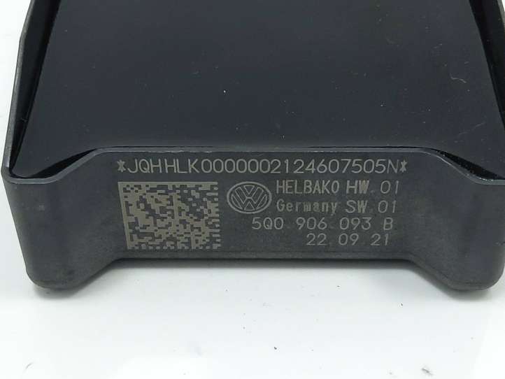 Audi A3/S3 8V (2012 - 2016)  5Q0906093B Блок управления топливного насоса